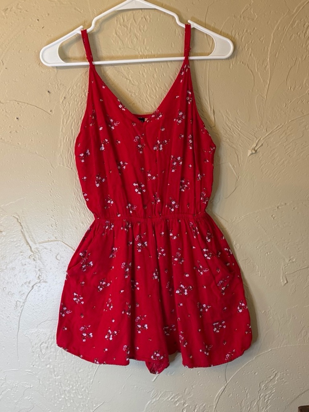 H&M Divided Red Minimal Floral Strappy Romper Size M Womens